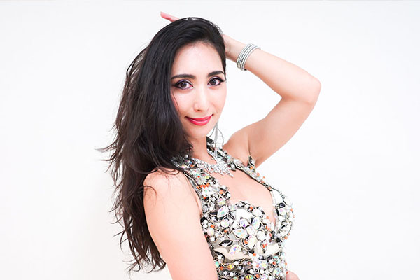 ベリーダンス講師：ディラーラ先生